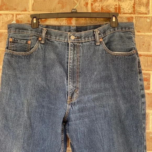 Levi 550 Medium Wash Straight Leg Denim Jeans - Picture 2 of 7